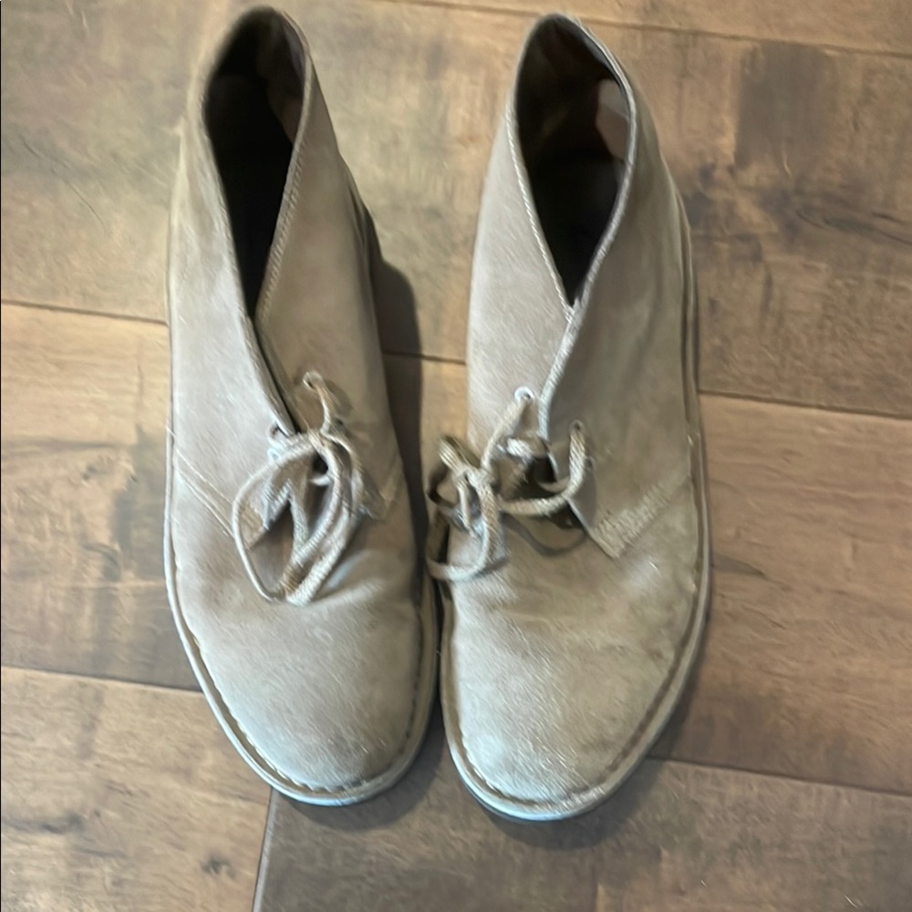 Clarks Men's Beige Chukka Boots